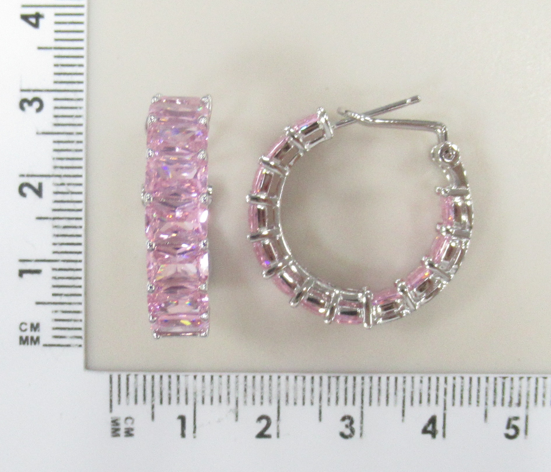 Серебряные серьги 925 пробы; вставки 24 Куб. Цирконий розовый 18ct;